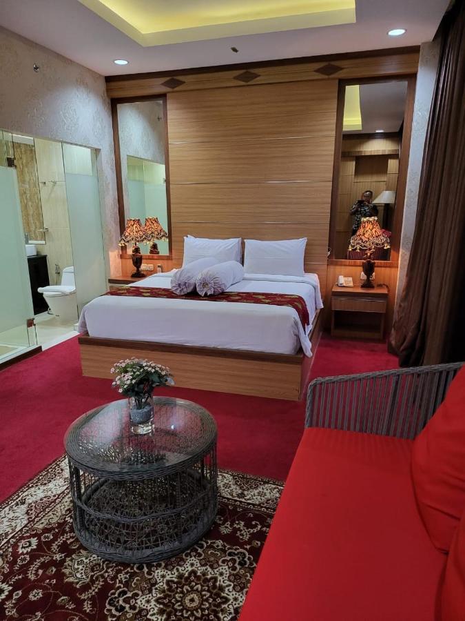 Grand Buana Lestari Hotel Padang  Exterior photo