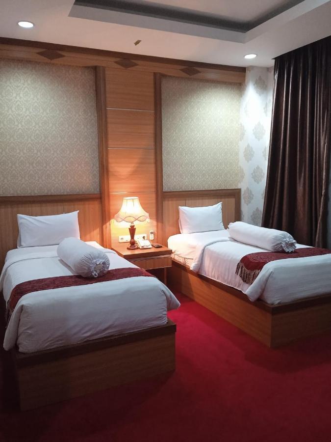 Grand Buana Lestari Hotel Padang  Exterior photo