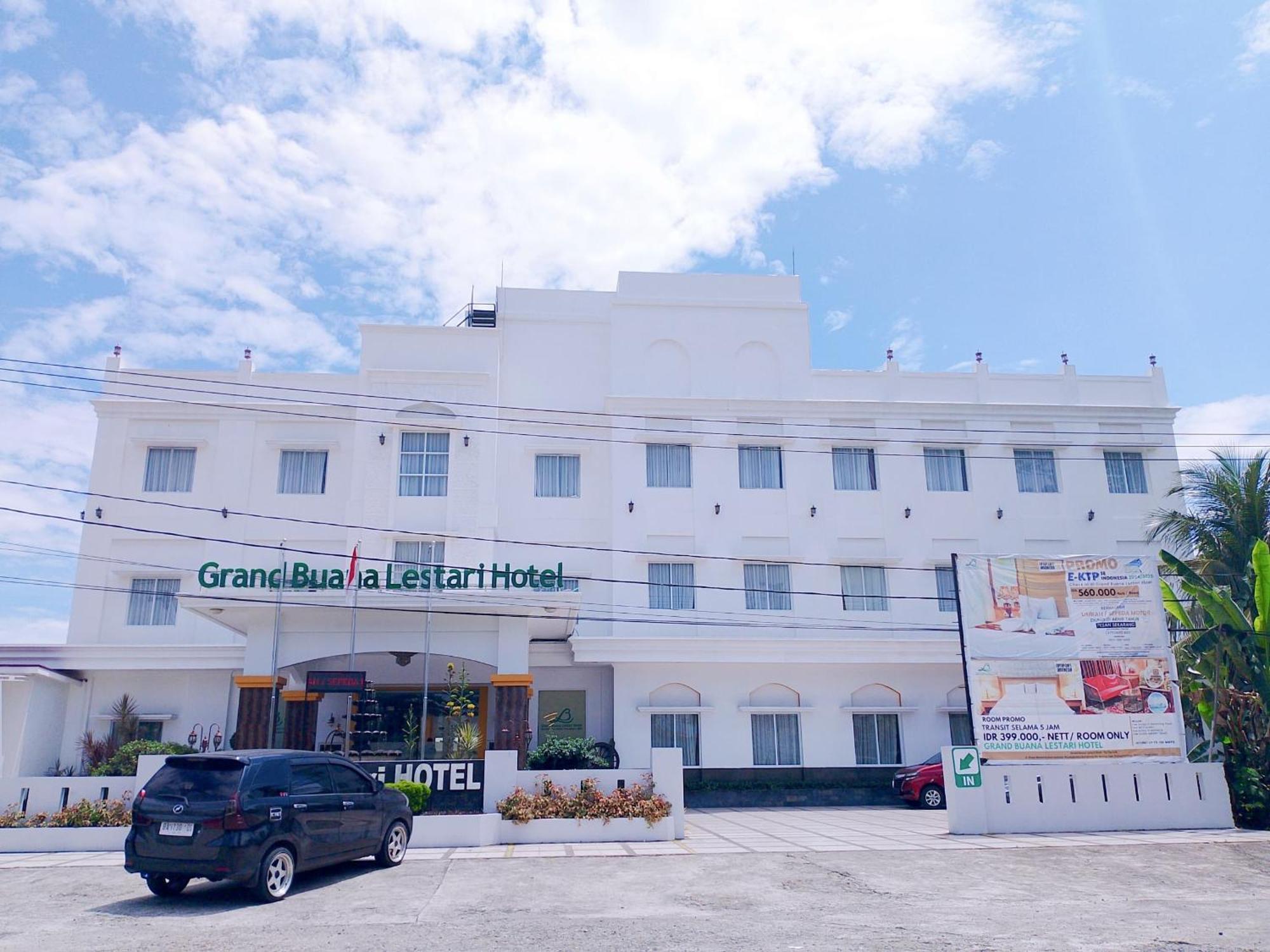 Grand Buana Lestari Hotel Padang  Exterior photo